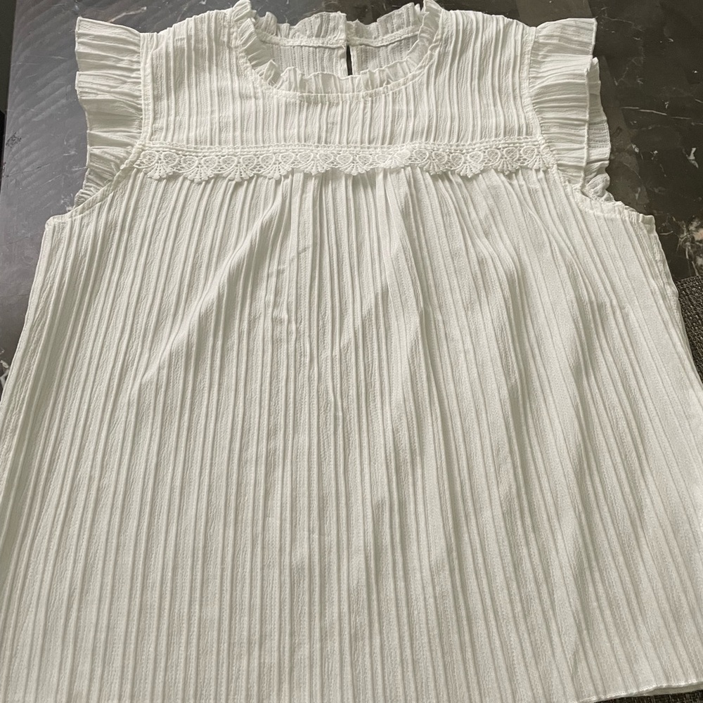Brand new white blouse ❤️❤️ - Picture 2 of 5